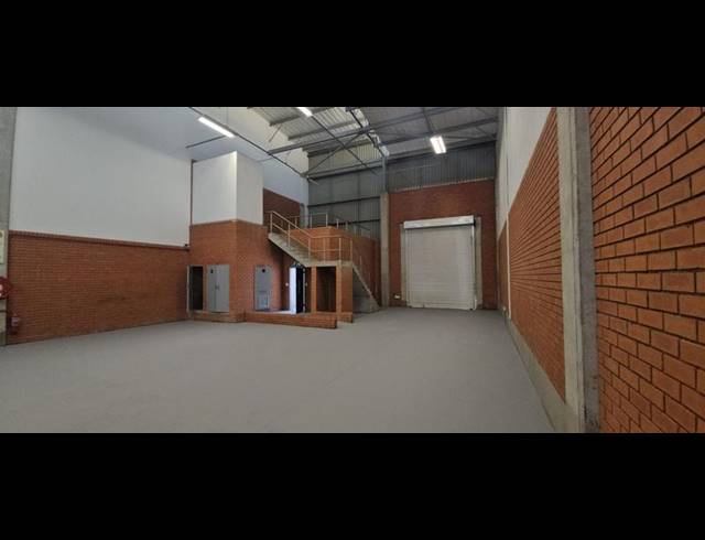 INDUSTRIAL PROPERTY TO RENT IN LONGLAKE